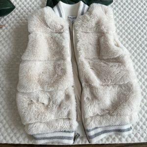 Splendid Furry Vest Size 4-5